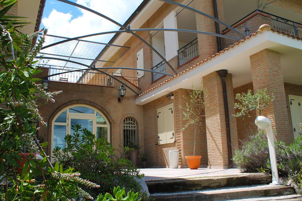 Le Nicchie Guest House Lucera Exteriör bild